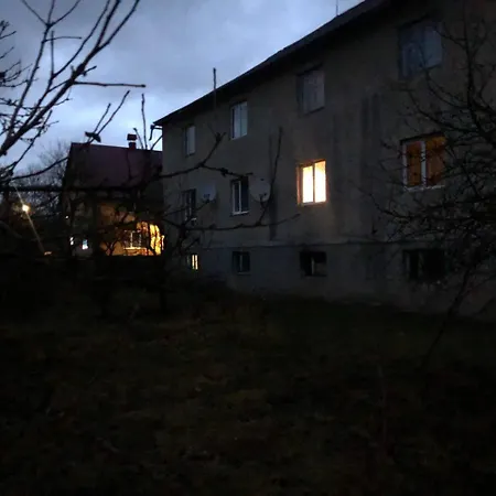 Ξενοδοχείο με διαμερίσματα закарпатський струмок Nizhniy Studenyy